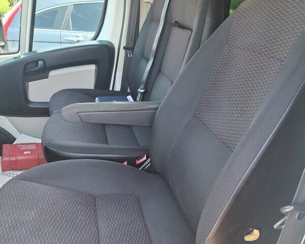 Белый Пежо Boxer, объемом двигателя 2.2 л и пробегом 274 тыс. км за 17200 $, фото 4 на Automoto.ua