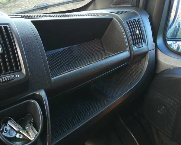 Чорний Пежо Boxer, об'ємом двигуна 2.2 л та пробігом 335 тис. км за 8800 $, фото 10 на Automoto.ua