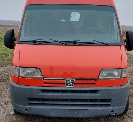 Красный Пежо Boxer, объемом двигателя 2.5 л и пробегом 290 тыс. км за 1200 $, фото 1 на Automoto.ua