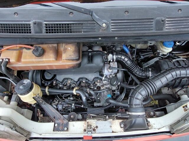 Красный Пежо Boxer, объемом двигателя 2.5 л и пробегом 290 тыс. км за 1200 $, фото 6 на Automoto.ua