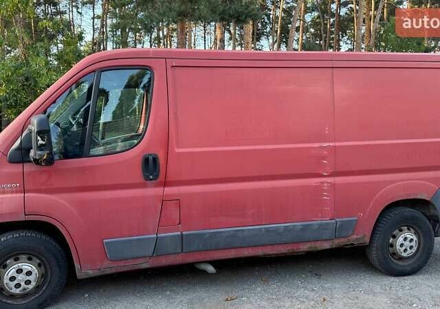 Красный Пежо Boxer, объемом двигателя 2.2 л и пробегом 400 тыс. км за 4800 $, фото 2 на Automoto.ua