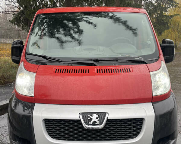 Красный Пежо Boxer, объемом двигателя 2.2 л и пробегом 310 тыс. км за 6700 $, фото 1 на Automoto.ua