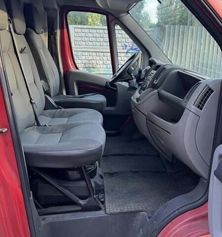 Красный Пежо Boxer, объемом двигателя 2.2 л и пробегом 400 тыс. км за 4800 $, фото 8 на Automoto.ua