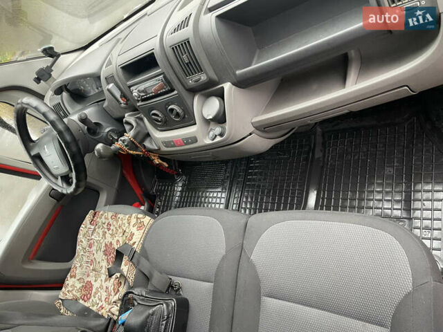Красный Пежо Boxer, объемом двигателя 2.2 л и пробегом 310 тыс. км за 6700 $, фото 9 на Automoto.ua
