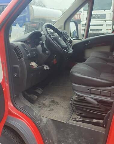 Красный Пежо Boxer, объемом двигателя 2 л и пробегом 388 тыс. км за 12450 $, фото 12 на Automoto.ua