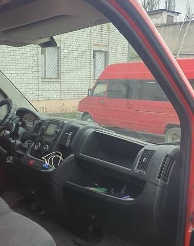 Красный Пежо Boxer, объемом двигателя 2 л и пробегом 388 тыс. км за 12450 $, фото 3 на Automoto.ua