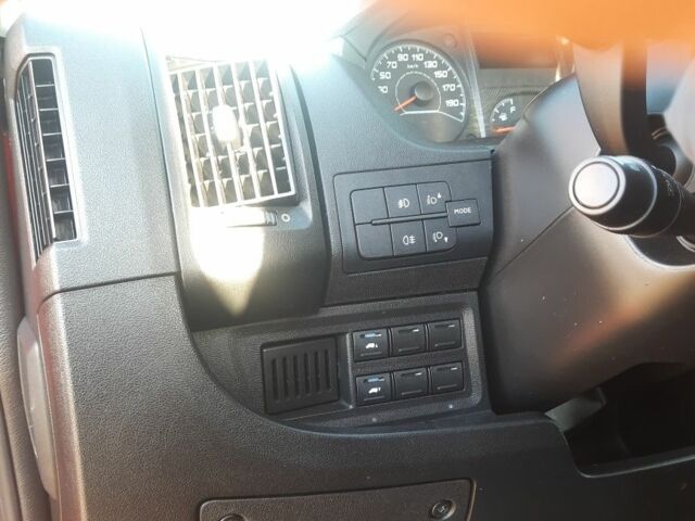 Красный Пежо Boxer, объемом двигателя 2 л и пробегом 155 тыс. км за 18000 $, фото 8 на Automoto.ua