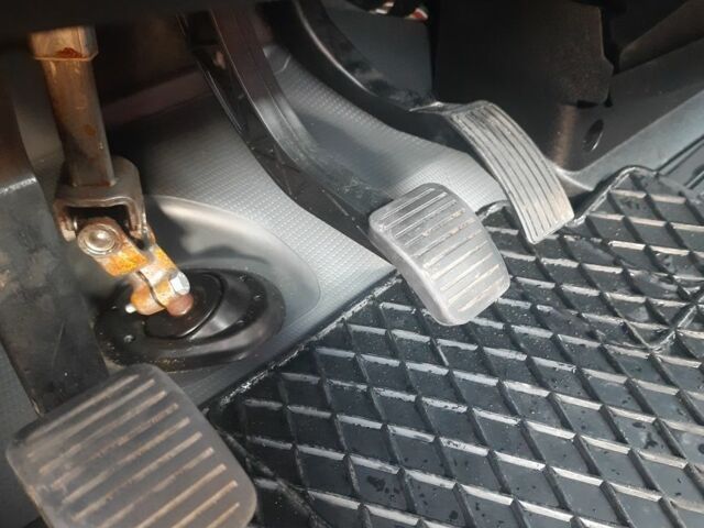 Красный Пежо Boxer, объемом двигателя 2 л и пробегом 155 тыс. км за 18000 $, фото 9 на Automoto.ua