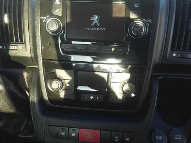 Красный Пежо Boxer, объемом двигателя 2 л и пробегом 155 тыс. км за 18000 $, фото 7 на Automoto.ua