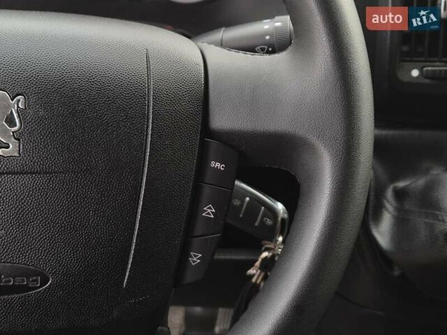 Красный Пежо Boxer, объемом двигателя 3 л и пробегом 340 тыс. км за 13355 $, фото 35 на Automoto.ua