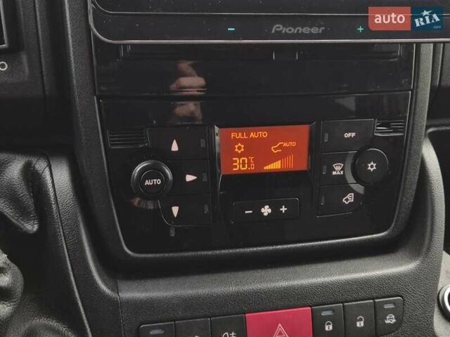 Красный Пежо Boxer, объемом двигателя 3 л и пробегом 340 тыс. км за 13355 $, фото 42 на Automoto.ua