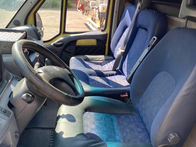 Желтый Пежо Boxer, объемом двигателя 2.8 л и пробегом 300 тыс. км за 4523 $, фото 1 на Automoto.ua