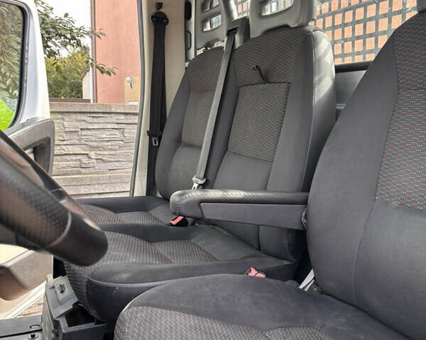 Серый Пежо Boxer, объемом двигателя 2.2 л и пробегом 90 тыс. км за 15000 $, фото 16 на Automoto.ua