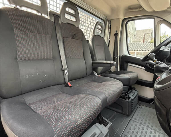 Серый Пежо Boxer, объемом двигателя 2.2 л и пробегом 90 тыс. км за 15000 $, фото 20 на Automoto.ua
