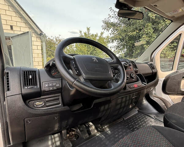 Серый Пежо Boxer, объемом двигателя 2.2 л и пробегом 90 тыс. км за 15000 $, фото 11 на Automoto.ua