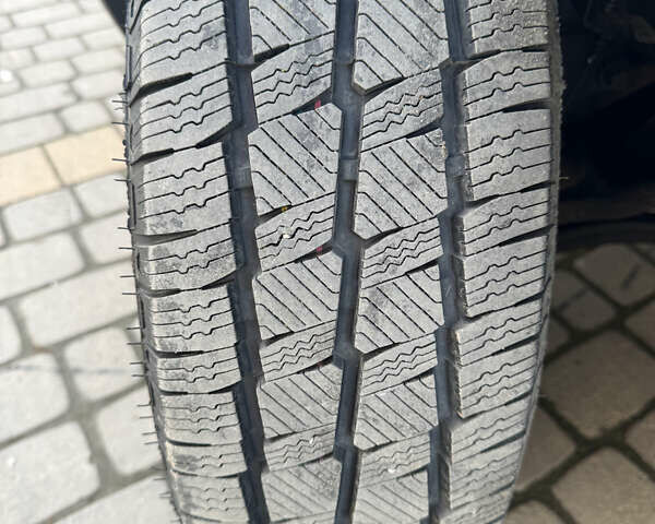 Сірий Пежо Boxer, об'ємом двигуна 2 л та пробігом 240 тис. км за 21900 $, фото 3 на Automoto.ua