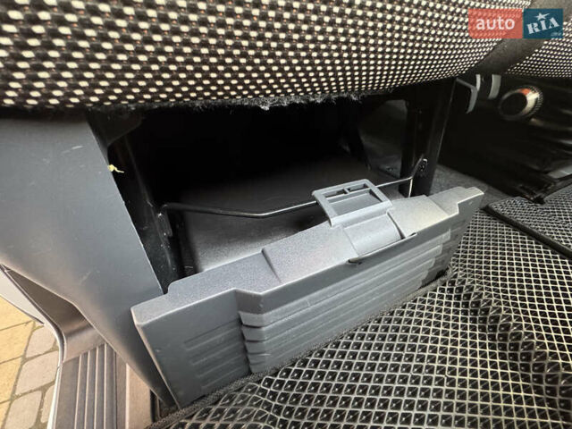 Сірий Пежо Boxer, об'ємом двигуна 2 л та пробігом 240 тис. км за 21900 $, фото 35 на Automoto.ua