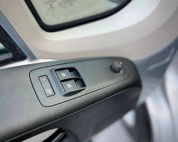 Сірий Пежо Boxer, об'ємом двигуна 2.2 л та пробігом 90 тис. км за 23300 $, фото 17 на Automoto.ua