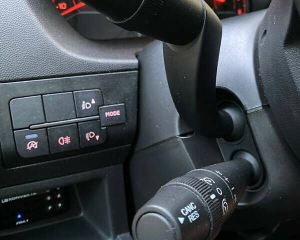 Серый Пежо Boxer, объемом двигателя 2.2 л и пробегом 354 тыс. км за 20900 $, фото 42 на Automoto.ua