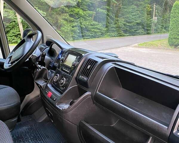 Серый Пежо Boxer, объемом двигателя 2.2 л и пробегом 354 тыс. км за 20900 $, фото 36 на Automoto.ua