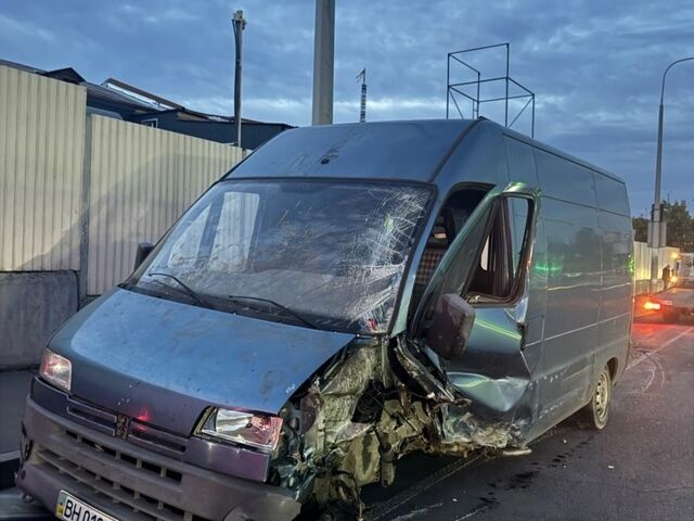 Синий Пежо Boxer, объемом двигателя 2.5 л и пробегом 230 тыс. км за 750 $, фото 1 на Automoto.ua