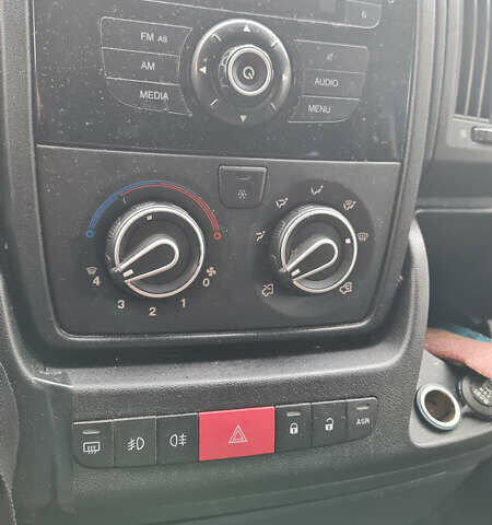 Синий Пежо Boxer, объемом двигателя 3 л и пробегом 433 тыс. км за 17000 $, фото 11 на Automoto.ua