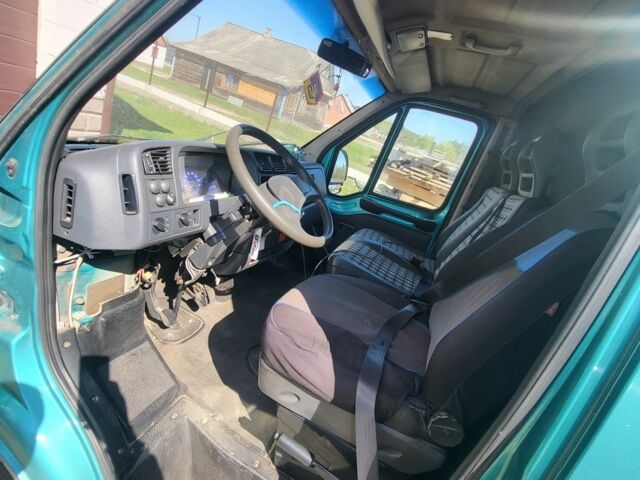 Зеленый Пежо Boxer, объемом двигателя 2.5 л и пробегом 300 тыс. км за 2000 $, фото 1 на Automoto.ua