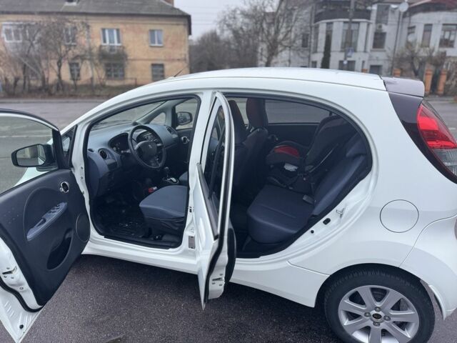 Білий Пежо Інша, об'ємом двигуна 0 л та пробігом 66 тис. км за 4800 $, фото 12 на Automoto.ua