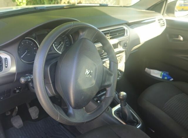 Белый Пежо Другая, объемом двигателя 1.2 л и пробегом 104 тыс. км за 7000 $, фото 18 на Automoto.ua