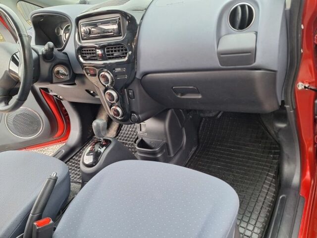 Красный Пежо Другая, объемом двигателя 0 л и пробегом 54 тыс. км за 5300 $, фото 6 на Automoto.ua