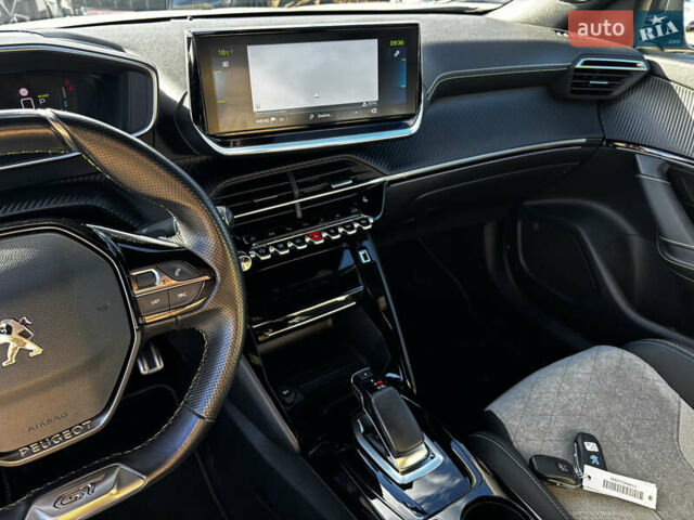 Белый Пежо e-2008, объемом двигателя 0 л и пробегом 122 тыс. км за 16850 $, фото 27 на Automoto.ua