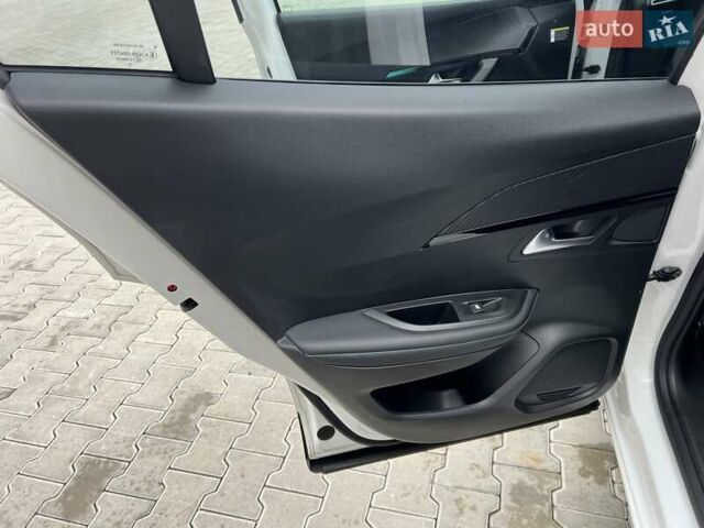 Белый Пежо e-2008, объемом двигателя 0 л и пробегом 131 тыс. км за 15750 $, фото 34 на Automoto.ua