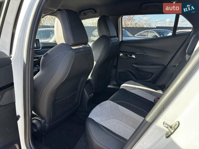 Белый Пежо e-2008, объемом двигателя 0 л и пробегом 122 тыс. км за 16850 $, фото 40 на Automoto.ua