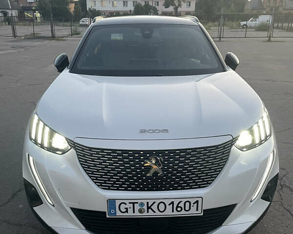 Белый Пежо e-2008, объемом двигателя 0 л и пробегом 154 тыс. км за 16150 $, фото 78 на Automoto.ua
