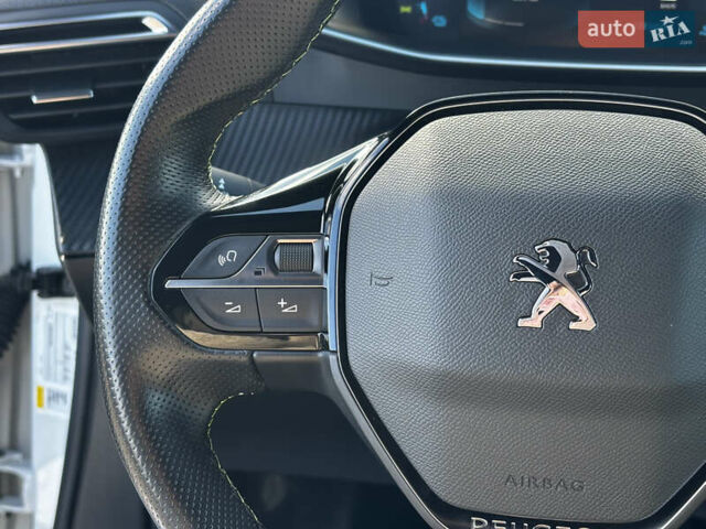 Белый Пежо e-2008, объемом двигателя 0 л и пробегом 122 тыс. км за 16850 $, фото 39 на Automoto.ua
