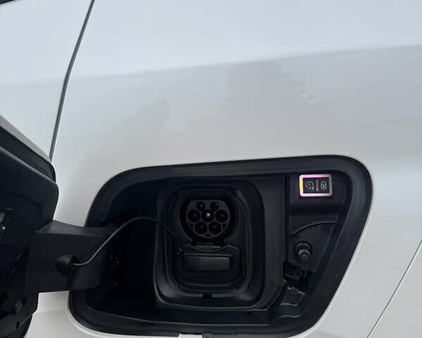 Білий Пежо e-2008, об'ємом двигуна 0 л та пробігом 142 тис. км за 16999 $, фото 32 на Automoto.ua