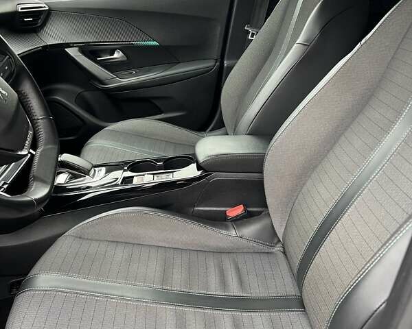 Белый Пежо e-2008, объемом двигателя 0 л и пробегом 131 тыс. км за 15750 $, фото 22 на Automoto.ua