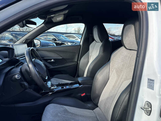 Белый Пежо e-2008, объемом двигателя 0 л и пробегом 122 тыс. км за 16850 $, фото 20 на Automoto.ua