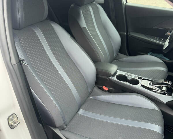 Білий Пежо e-2008, об'ємом двигуна 0 л та пробігом 142 тис. км за 16999 $, фото 43 на Automoto.ua