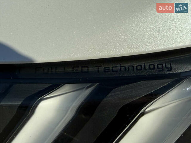 Белый Пежо e-2008, объемом двигателя 0 л и пробегом 173 тыс. км за 16500 $, фото 9 на Automoto.ua