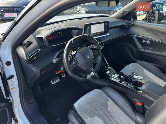 Белый Пежо e-2008, объемом двигателя 0 л и пробегом 122 тыс. км за 16850 $, фото 22 на Automoto.ua