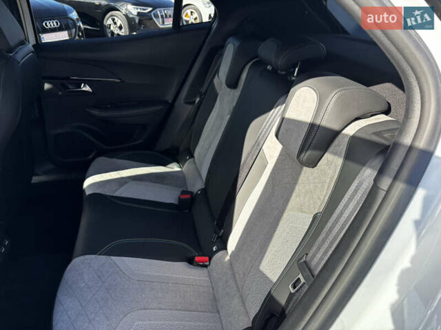 Белый Пежо e-2008, объемом двигателя 0 л и пробегом 122 тыс. км за 16850 $, фото 44 на Automoto.ua