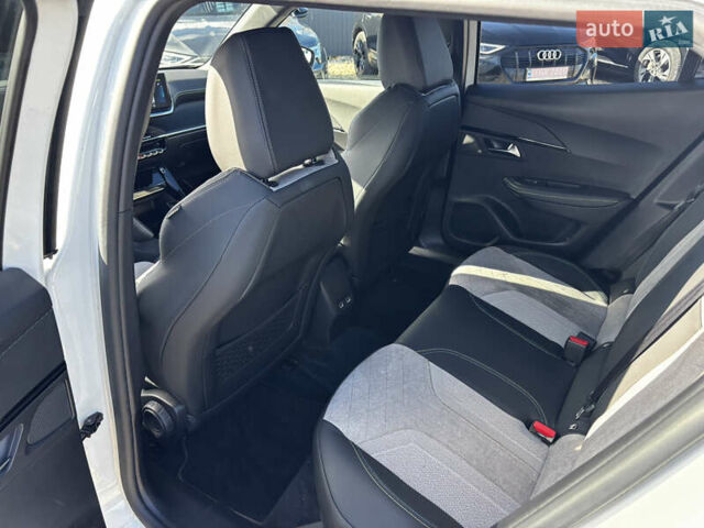 Белый Пежо e-2008, объемом двигателя 0 л и пробегом 122 тыс. км за 16850 $, фото 45 на Automoto.ua