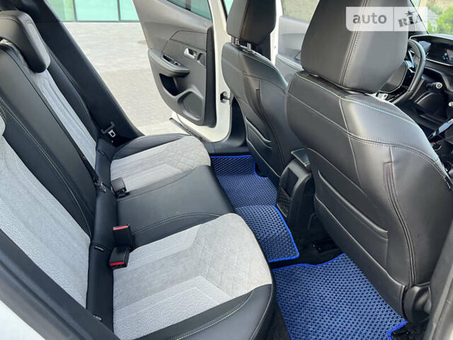 Белый Пежо e-2008, объемом двигателя 0 л и пробегом 36 тыс. км за 16500 $, фото 61 на Automoto.ua