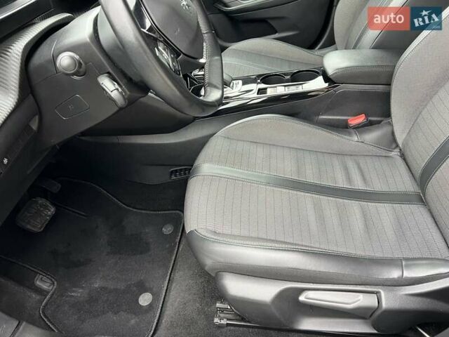 Белый Пежо e-2008, объемом двигателя 0 л и пробегом 131 тыс. км за 15750 $, фото 19 на Automoto.ua