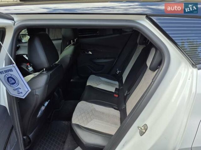 Белый Пежо e-2008, объемом двигателя 0 л и пробегом 110 тыс. км за 11500 $, фото 15 на Automoto.ua