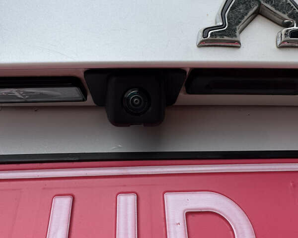 Білий Пежо e-2008, об'ємом двигуна 0 л та пробігом 142 тис. км за 16999 $, фото 33 на Automoto.ua