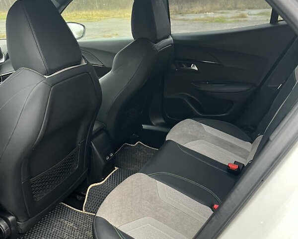 Білий Пежо e-2008, об'ємом двигуна 0 л та пробігом 67 тис. км за 15500 $, фото 9 на Automoto.ua