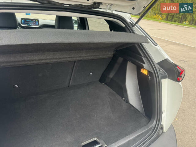 Білий Пежо e-2008, об'ємом двигуна 0 л та пробігом 142 тис. км за 16999 $, фото 35 на Automoto.ua