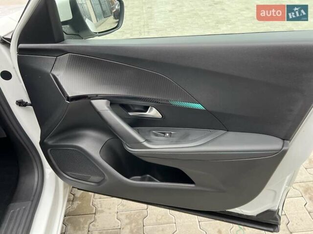 Белый Пежо e-2008, объемом двигателя 0 л и пробегом 131 тыс. км за 15750 $, фото 36 на Automoto.ua